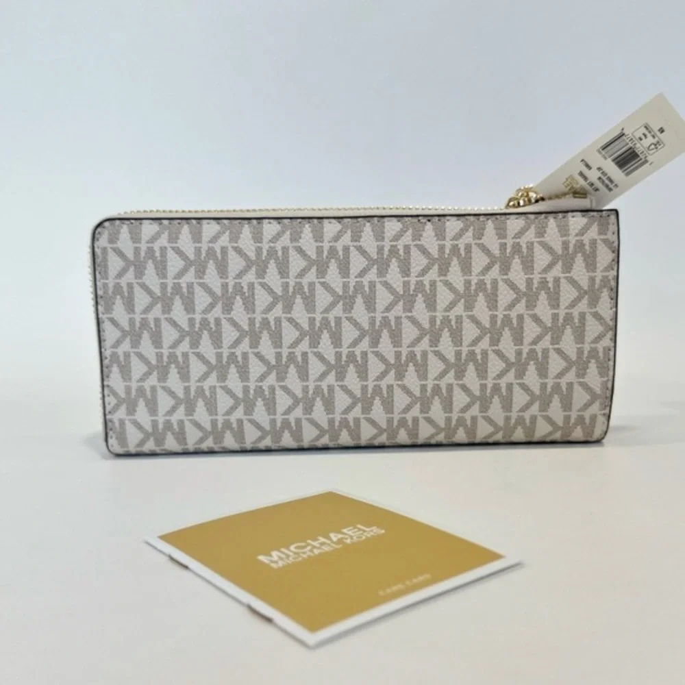 MICHAEL KORS Jet Set Travel Large Logo Quarter-Zip Wallet Vanilla